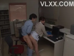 Những thông tin rò rỉ cấp cao đã bị rò rỉ và Internet trở nên sôi động. Ông Jin, một nghệ sĩ tán tỉnh giỏi, đã quan hệ với một người mẫu nổi tiếng tên là Li Yin trong một khách sạn