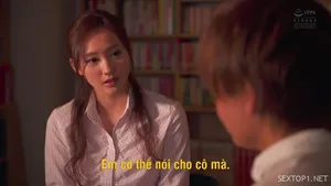 Má kế dọn dẹp nhà mà cứ thế này cậu con trai chịu sao nổi