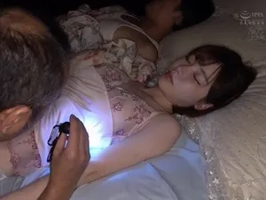 AV nội địa - Một anh chàng lén ngửi đồ lót gợi cảm của cô hàng xóm hư hỏng và xin lỗi vì đã quan hệ tình dục để thể hiện sự chân thành Phiên bản HD 1080P Nguồn: Ngôi sao tiên vô cảm